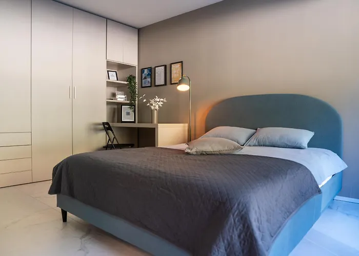 Center - Free Parking, Netflix And Wifi