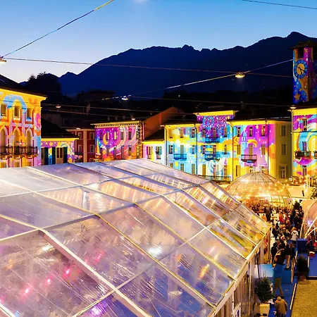 Center - Free Parking, Netflix And Wifi Apartamento Locarno