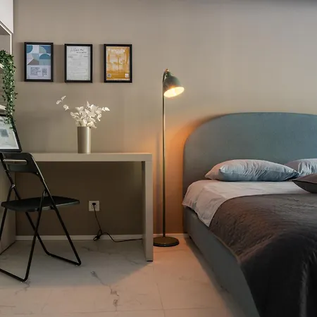 Center - Free Parking, Netflix And Wifi Apartamento Locarno